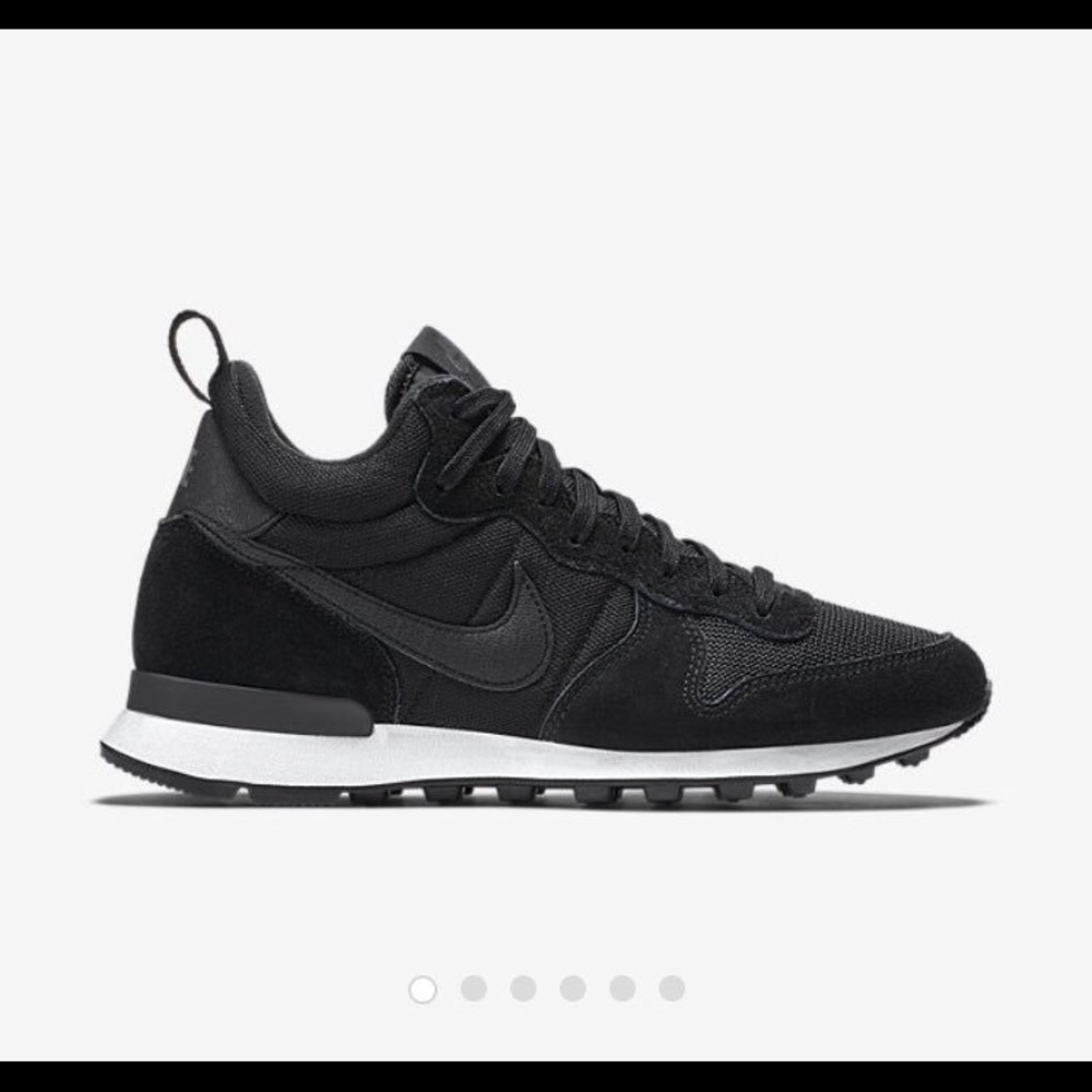 Black Nike Sneakers